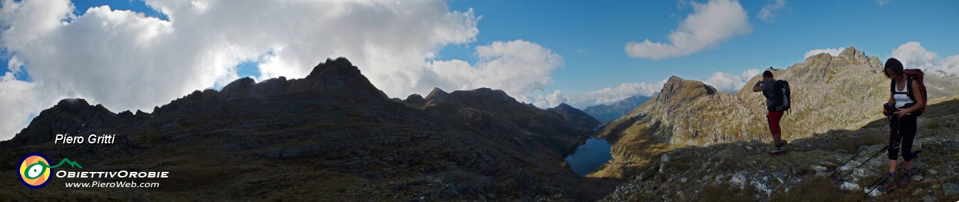 50 Dal Monte Aviasco vista panoramica verso la il versante brembano col Lago Colombo.jpg